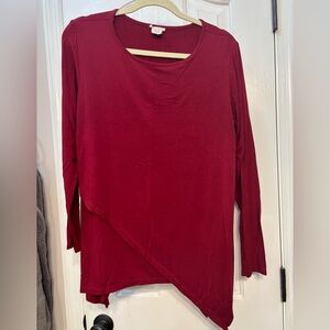 Burgundy assymetrical hemline long sleeve top